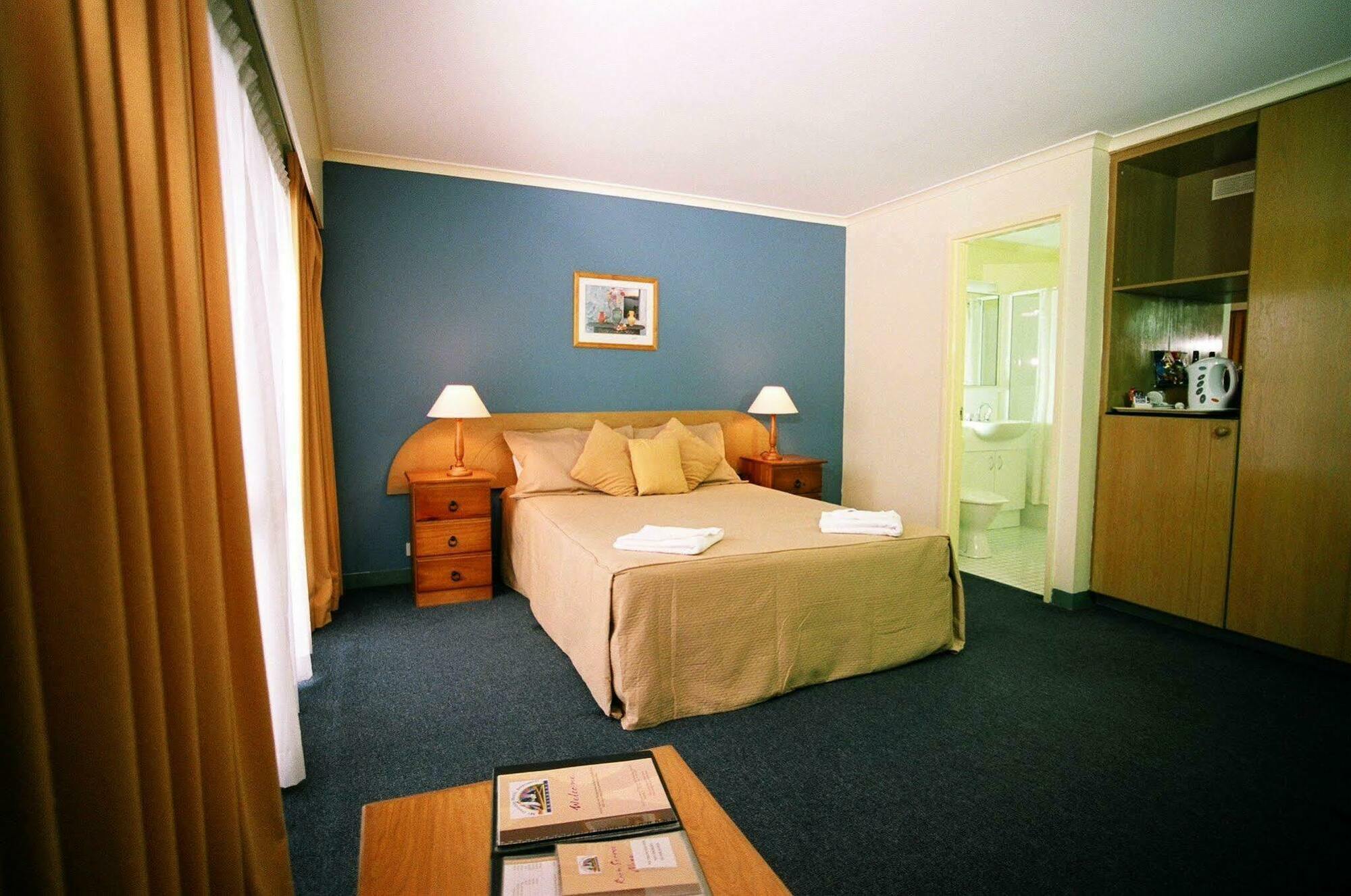 Mt Ommaney Hotel Apartments Brisbane Oda fotoğraf